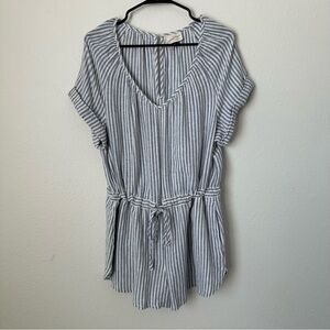 Universal Threads Striped V-Neck Women's Romper (S) (fits medium too)